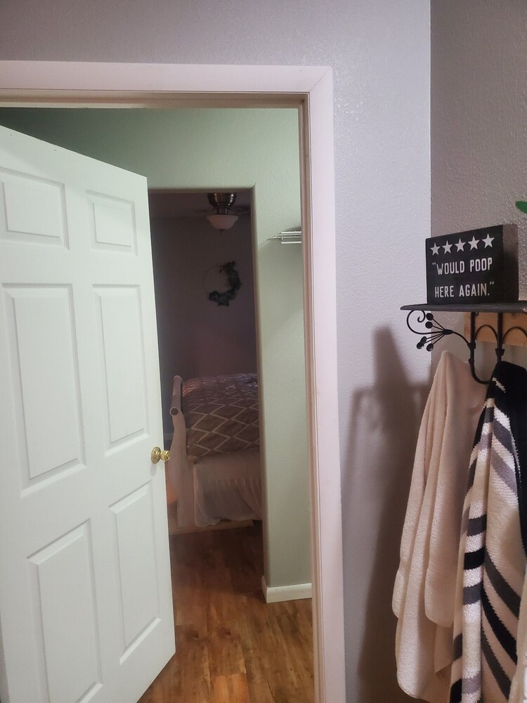 Beautiful country setting! 23 minutes from Fort Leonard Wood! Laclede