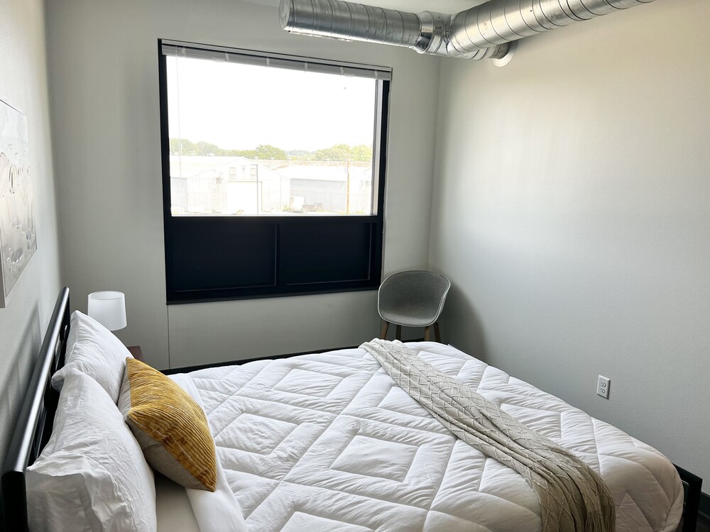 Odyssey at Keystone Chic 1BD Apartment West Des Moines Vrbo