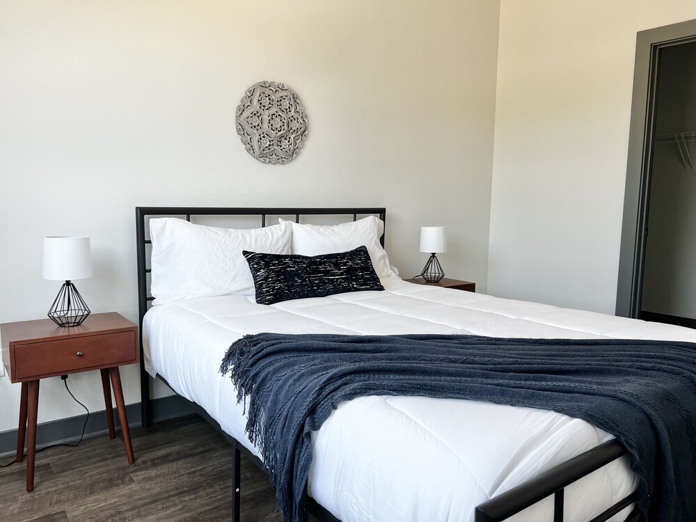 Odyssey at Keystone Stylish 1BD Apartment West Des Moines Vrbo