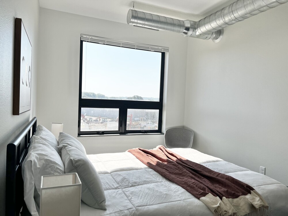 Odyssey at Keystone Beautiful 1BD Apartment West Des Moines Vrbo