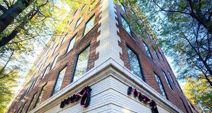 Moxy Richmond Downtown, a Marriott Hotel