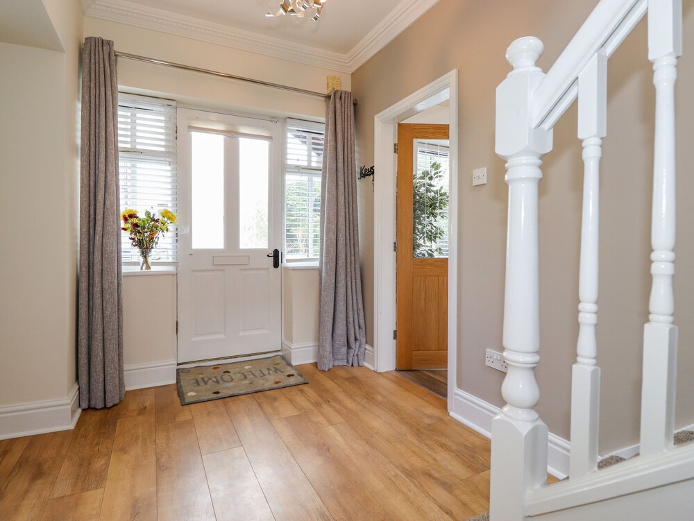 CHESTNUTS COTTAGE, pet friendly, with a garden in Windermere Windermere Vrbo