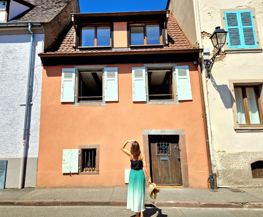 Home La Petite Porte renovated house in Colmar's historic center