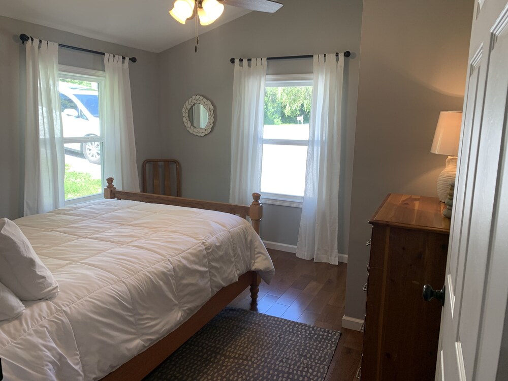 Beautiful Newly Renovated Lake House on Norris Lake minutes away from