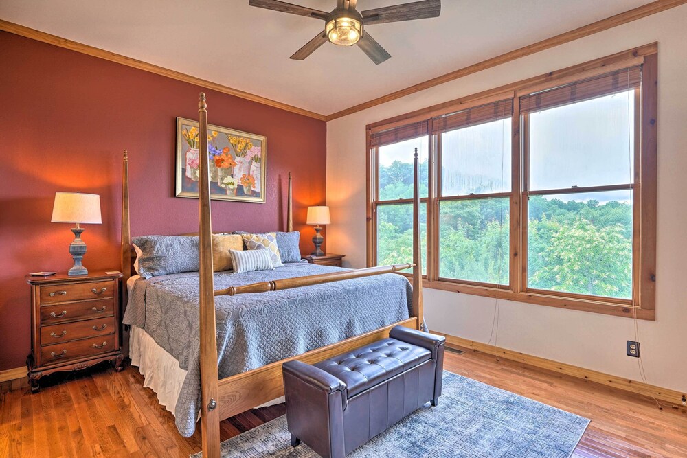 Sunny Burnsville Condo Balcony w/ Mountain Views! Mountain Air Vrbo