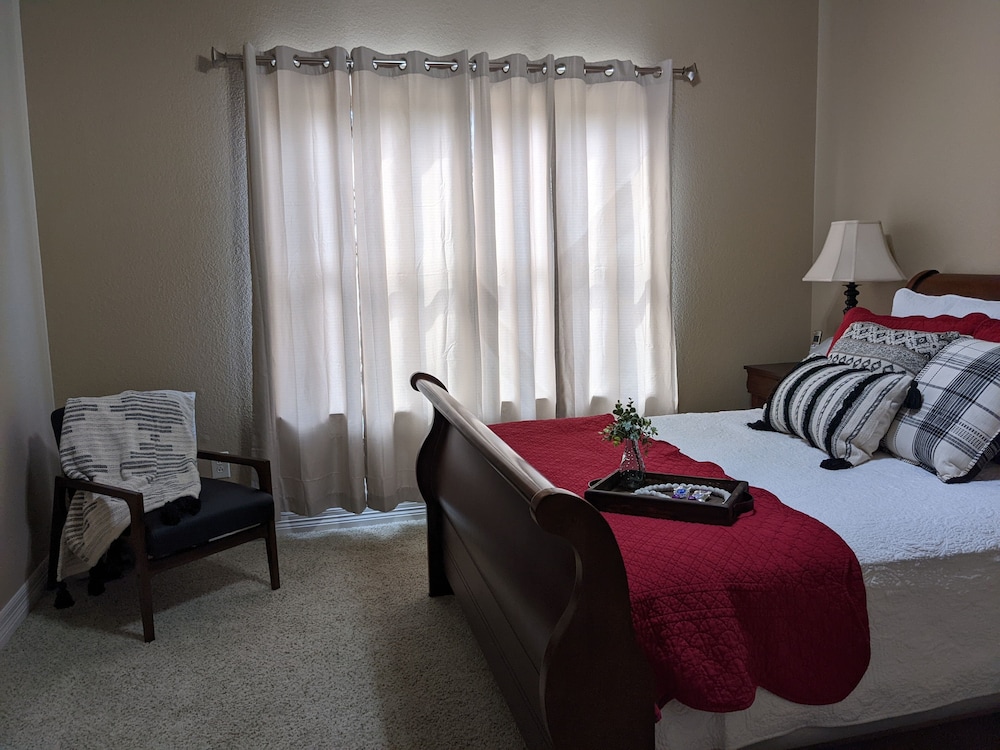 Spacious House on Lake Sam Rayburn one mile to San Augustine Park