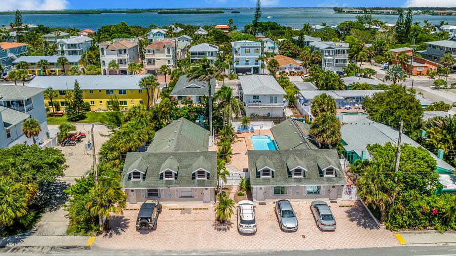 The Retreat at Anna Maria Island Inn
