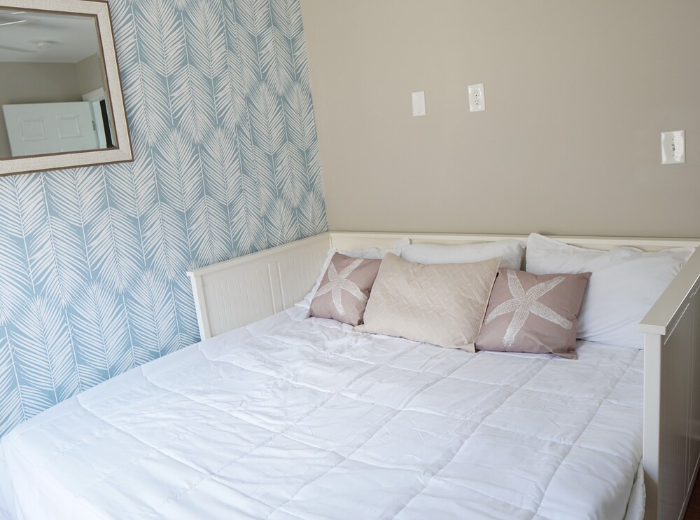 Coastal Beach House Walk 2 Beach & Bars Private yard with firepit