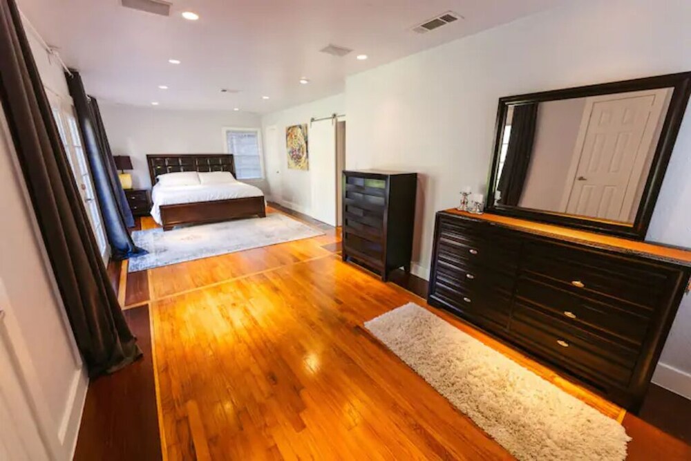 Charming cottage in Rice village area West University Place Vrbo