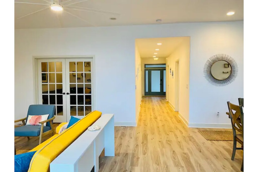 Spacious home with stunning Hood Canal Views, hot tub, game room, dog