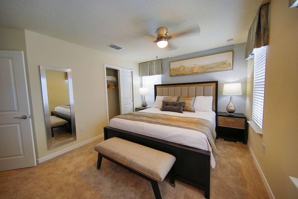 Grand Opening! Windsor 10BD Disney Villa for large group! Pool/Game/BBQ