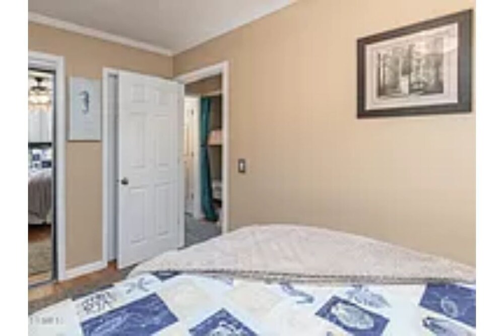 Ocean View, Onsite Restaurants/ playground, Walkable, Secure, On