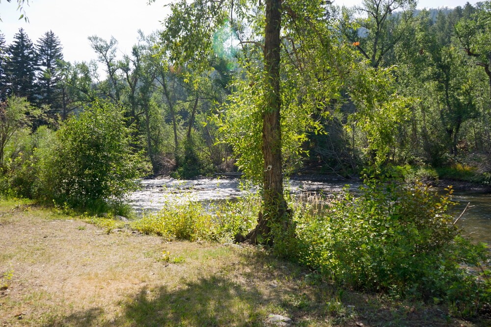 Single roomMobility bathAccessible Queen South Fork Vrbo