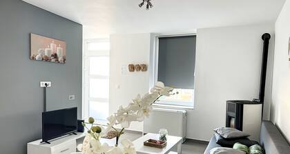 House With Free Parking 15min From The Airport