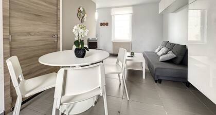 House With Free Parking 15 Min From The Airport