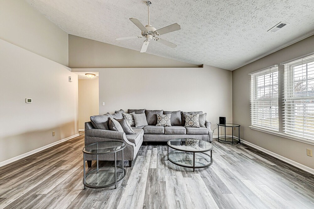 3min from downtown Fishers Fishers Vrbo