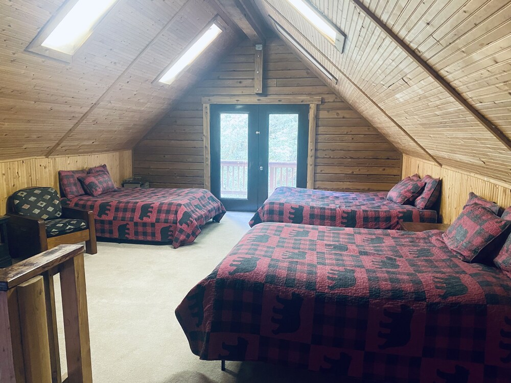 Forks Wa Rustic Wolf Den Cabin Clallam County Vrbo