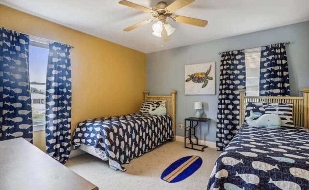 dowNtime~ Hot Tub~ 3 Story beach cottage - Kill Devil Hills | Vrbo