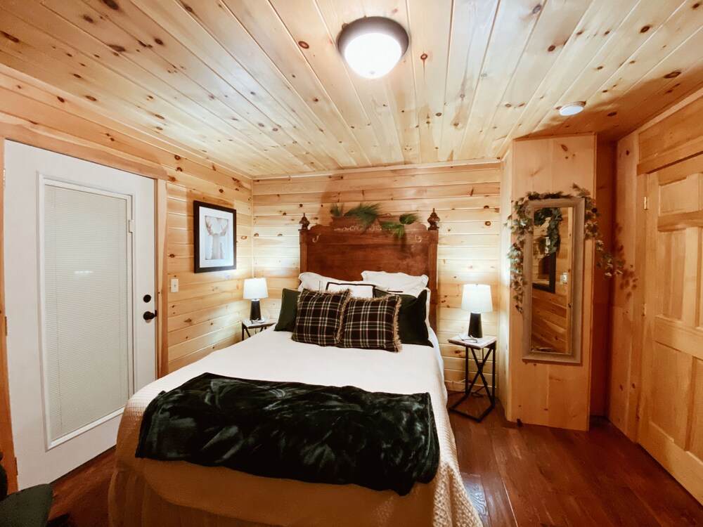 Cozy Chalet retreat on Lake Pennock Richland Vrbo