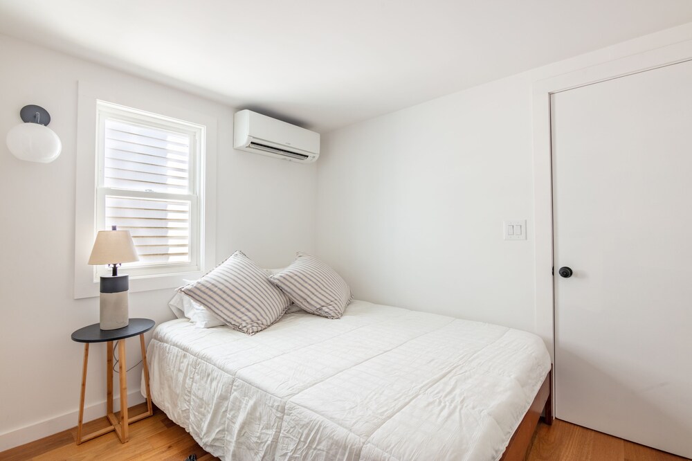 Rockaway Beach Bungalow Across Street From Rockaway Hotel Rockaway Park Vrbo