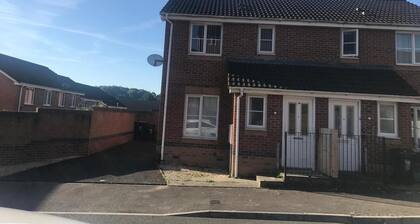 Immaculate 3-bed House Near Celtic Manor, Newport