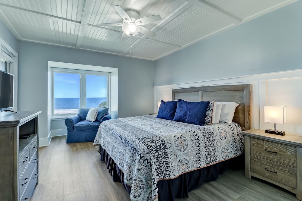 Pet Friendly Oceanfront Updated End Unit Sea Dunes Spectacular
