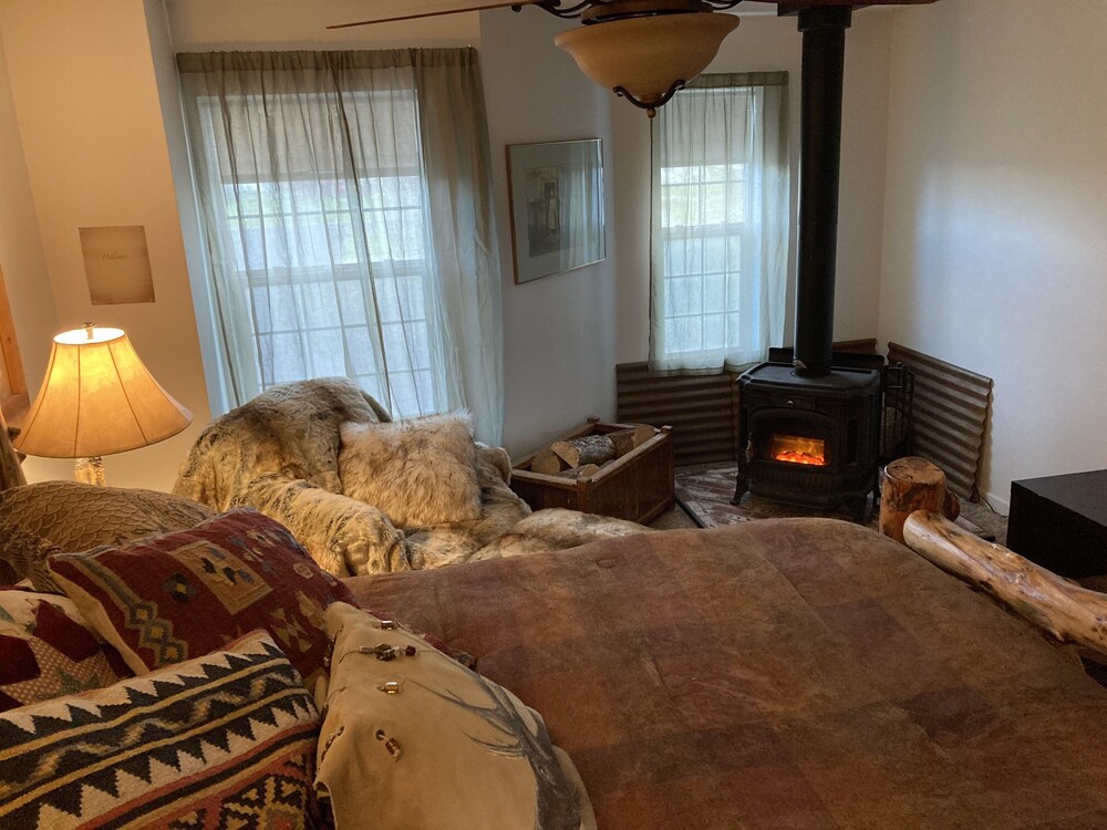 Townhome ( The Hobbit Hole) , Big Timber , Montana Big Timber Vrbo