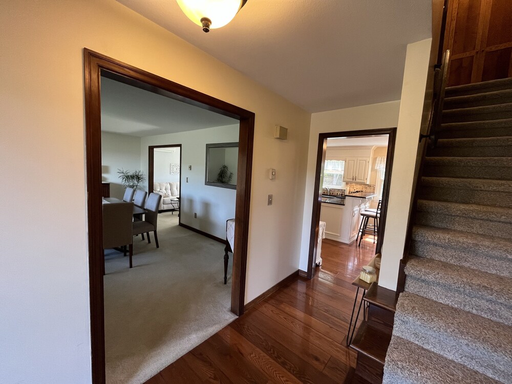 Clean, Comfortable, Close to Campus in a Quiet Neighborhood Boalsburg