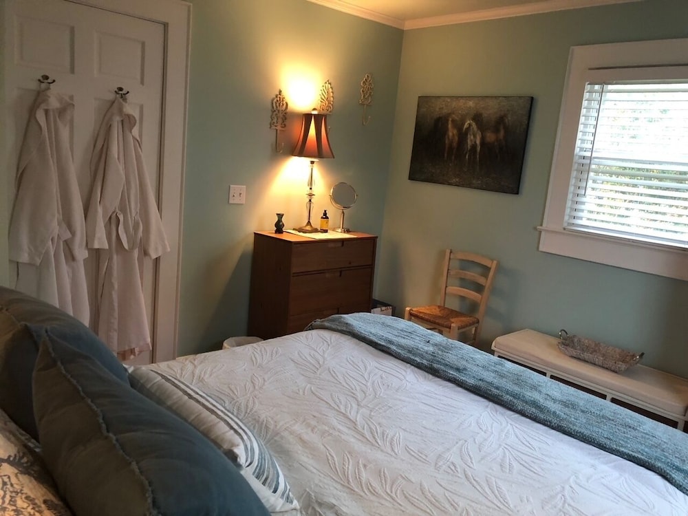 East of Edenton! Romantic sunset waterfront getaway on the Albemarle