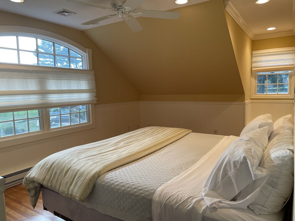 Waterfront carriage house Navesink Sandy Hook Beach Hartshorne