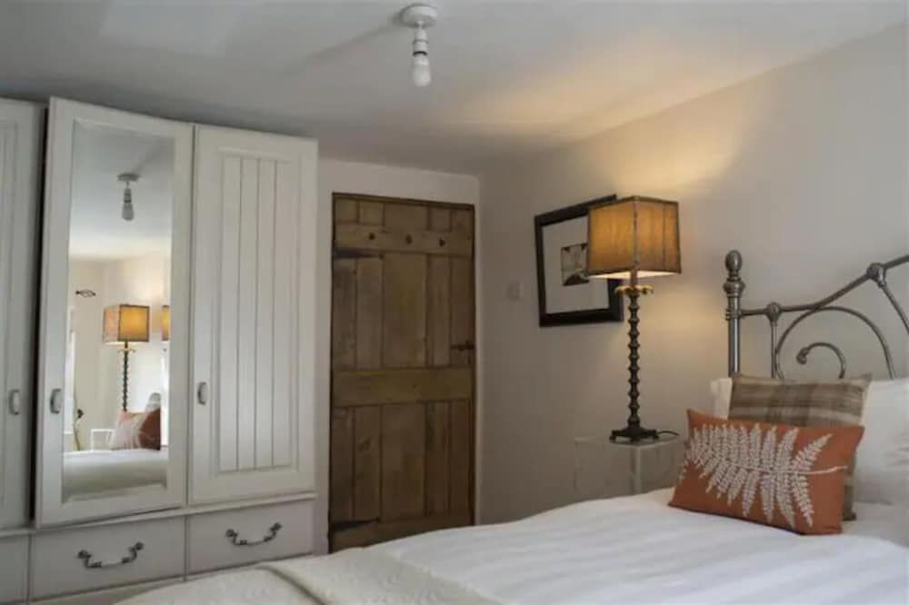 Cosy Welsh Cottage 1 min walk from town centre Crickhowell Vrbo