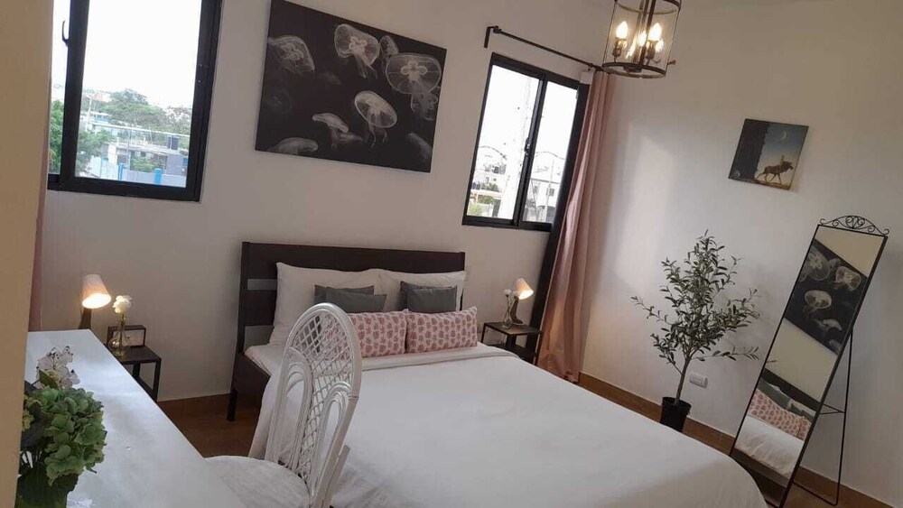 Apartment with panoramic View, in a Bohemian Style. La Romana Vrbo