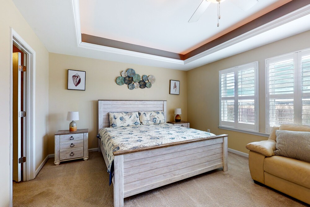 Landing Furnished Home w/Private Washer/Dryer, Shared Pool