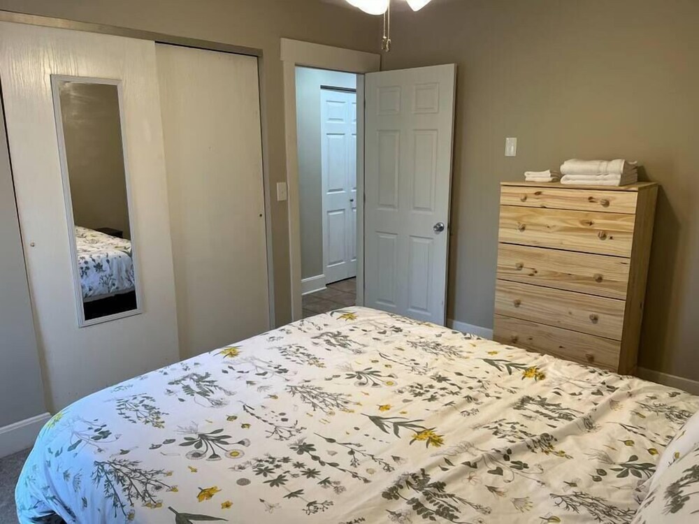 Park Ave 3 Bedroom House walk to Bike Trail Loveland Vrbo