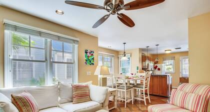 Cottage by the Pool by Avantstay w/ Balcony, BBQ & Shared Pool! Month Long Stays Only