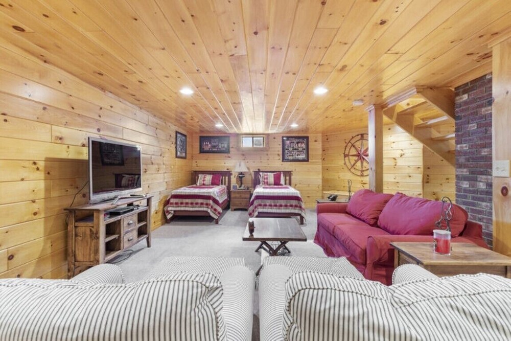 Deer Run Lodge Luxurious Family Friendly Lodge! In the heart of