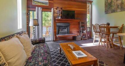 Spruce by Avantstay The Eagles Nest! Central Northshore Location!