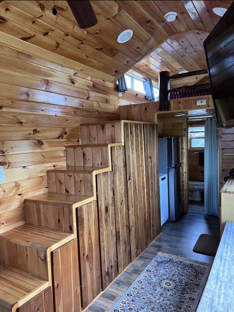 Lookout Loft A tiny cabin with a ton of rustic charm! Watauga County
