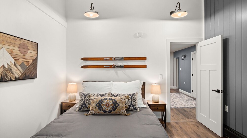 Curated visual reference: Picture Idea: Renovated 4 Bedroom House With Outdoor Space Private Hot Tub
