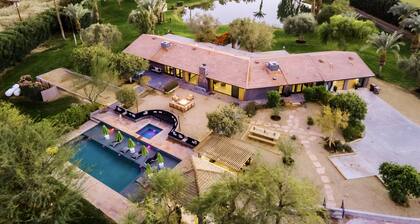 Paradiso by Avantstay Pool, Lake, Fire Pit, & Billiards Room Elegant, Secluded Estate