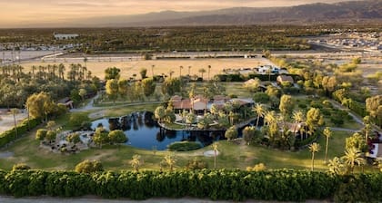 Mirabella by Avantstay Eclectic 10 Acre Estate w/ Prvt Lake, Golf Course, & Pool