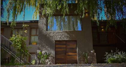 La Misión Guest House