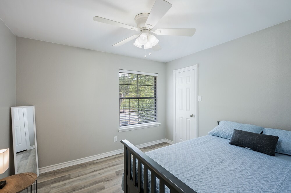 Tranquil Home with Pool sleeps 8 Flower Mound Vrbo