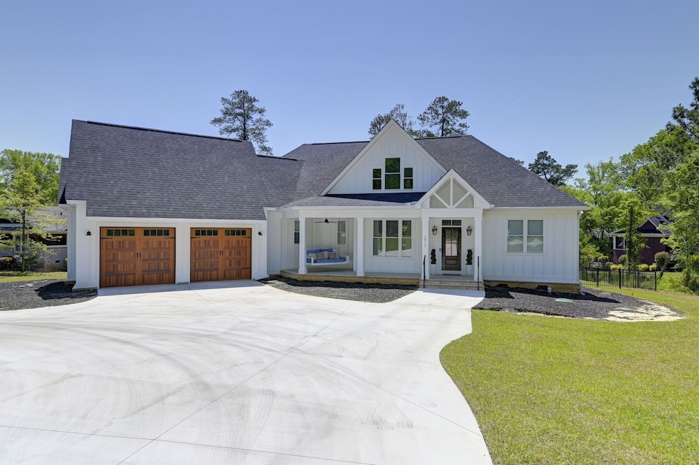 Custom built lake house on Lake Murray with New pool and hot tub!! Lexington County Vrbo