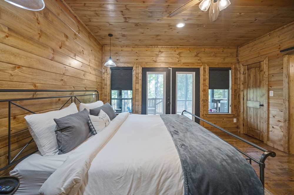 プレゼントを選ぼう！ Decks, 2 - Stay Luxe Cabin: Cloudpine Hot Pit Fire Tub, クラブ