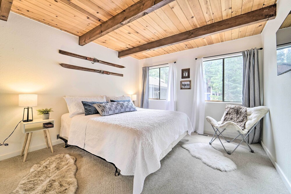 Updated Truckee Home w/ Large Deck & Gas Grill! Tahoe Donner Vrbo