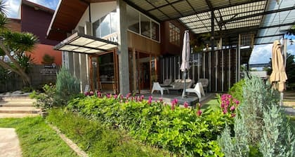 Lux Homestay