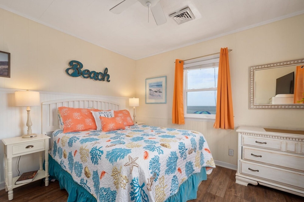 270 Wellkept DogFriendly Nags Head OceanFront with OceanFacing