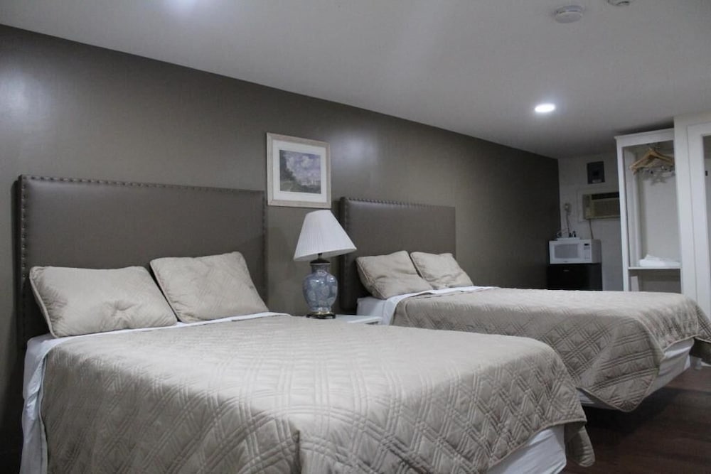 Room Deals for Herring Run Motel and Cabins, Buzzards Bay starting at