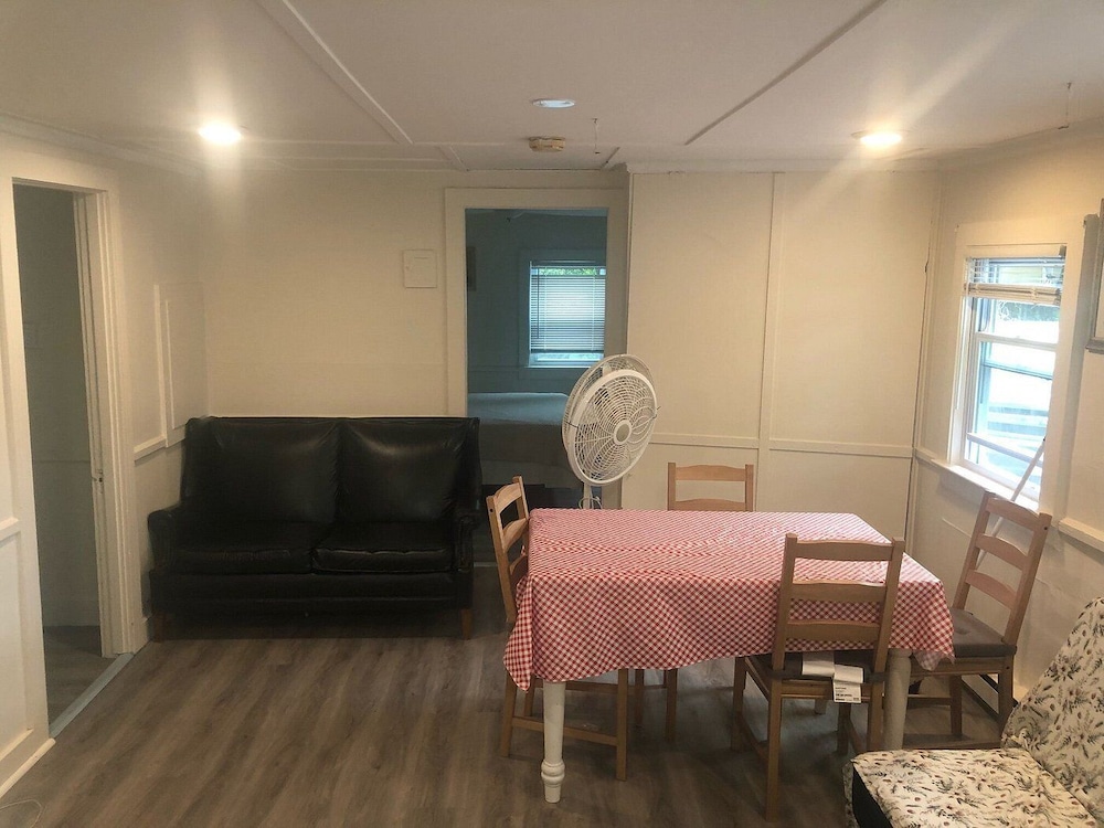 Room Deals for Herring Run Motel and Cabins, Buzzards Bay starting at